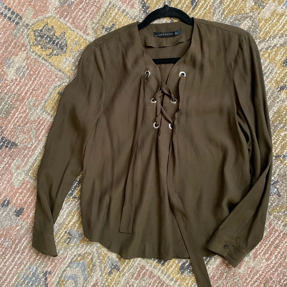 Zara women’s top olive
